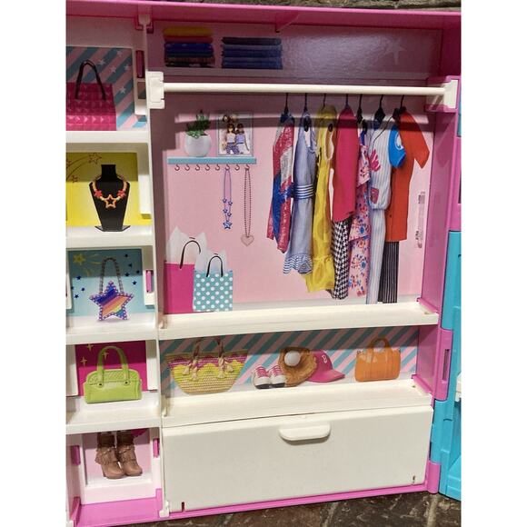 Mattel Barbie Dream Closet Playset With Clothes and Hangers - Picture 5 of 16